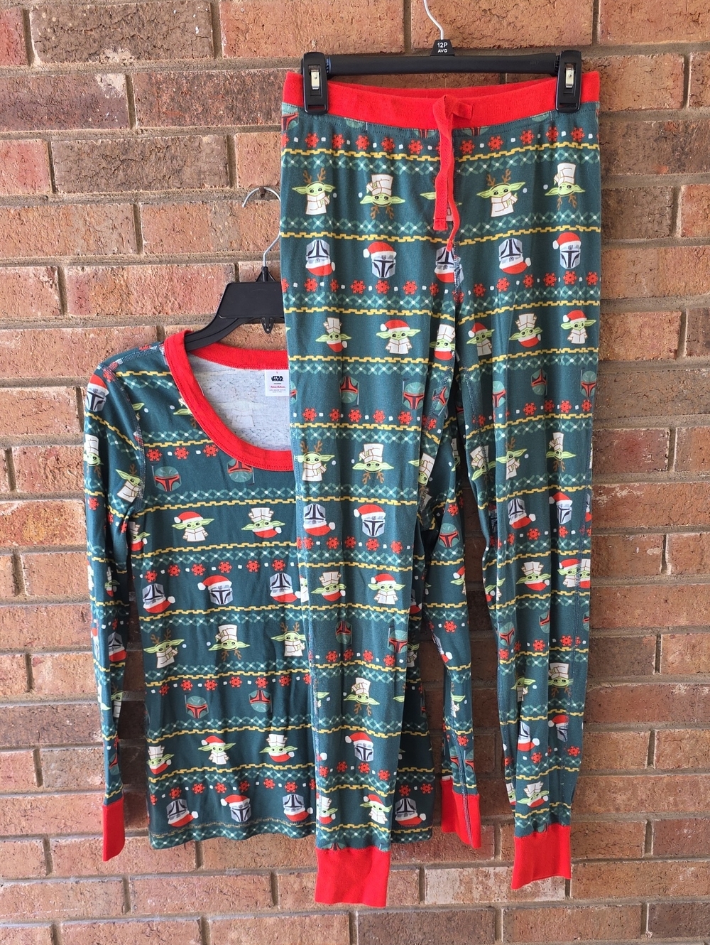 Hanna Andersson Green Sleep Set with Red Trim and Character Print